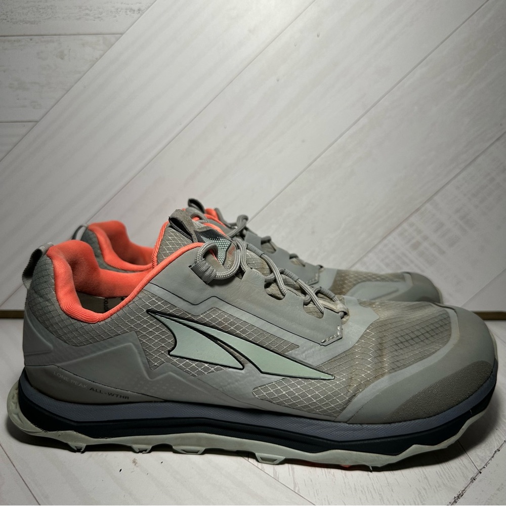 Women’s altra lone peak all weather trail hiking shoes size 10 gray